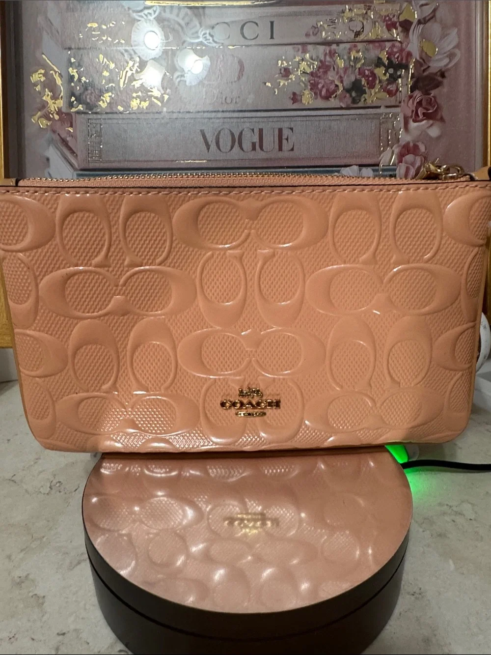 Coach Ashton’s peach patent embossed wallet wristlet New - Picture 2 of 4